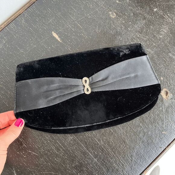 Vintage Velvet Evening Clutch w/ Satin Bow & Rhinestone Accent - Picture 5 of 7